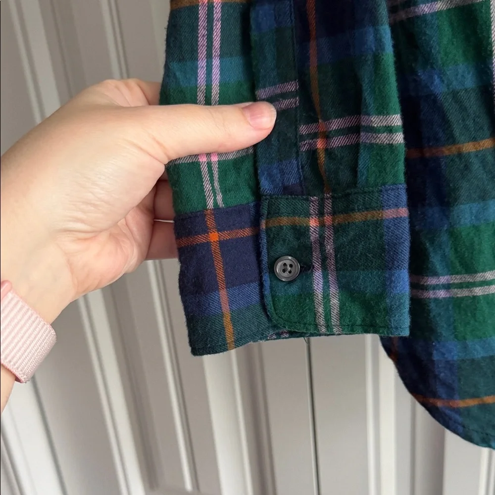 WOMEMS OLD NAVY PLAID BUTTON DOWN SHIRT - Picture 4 of 7